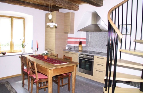 Lavertezzo House | Lovingly renovated Ticino house with sunbathing lawn on a sunny hillside location