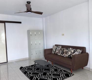 Lovina Hostel | Lovina Arena Dormitory