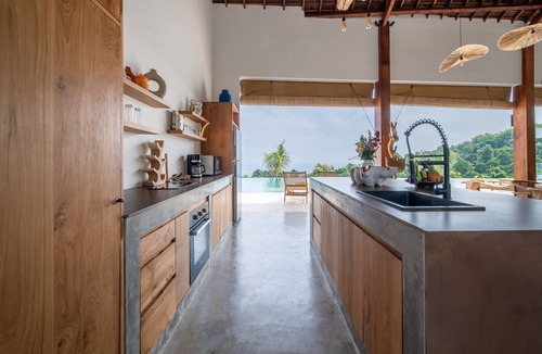 Banjartegehe Villa | Lovina Sea View Villa | Private Gym | Movie Screen