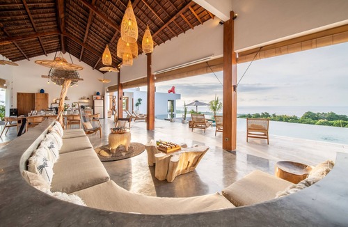 Banjartegehe Villa | Lovina Sea View Villa | Private Gym | Movie Screen