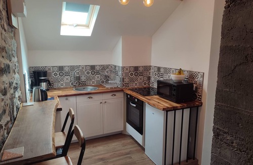 Saint-Pardoux-Corbier Cottage | Lovingly renovated bread oven