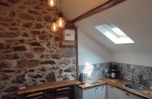 Saint-Pardoux-Corbier Cottage | Lovingly renovated bread oven