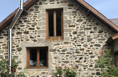 Saint-Pardoux-Corbier Cottage | Lovingly renovated bread oven