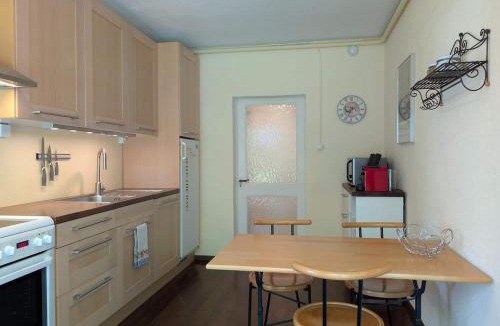 Meilen District Apartment | Lovingly furnished apartment close to the lake