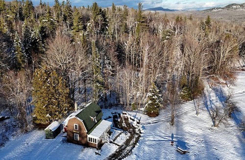 North River House | Lovingly Restored Historic Cottage in Adirondack Mountains, New York