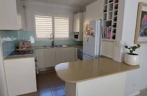 Cronulla Apartment | Lovley Sunlit Apartment With Spa Bath