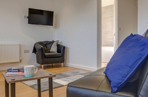 North Moreton Apartment | Low Cost, Pet Friendly 4 Bed + Parking (03)