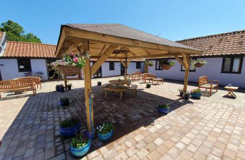 Waldringfield Ski Chalet | Low Farm Cottages