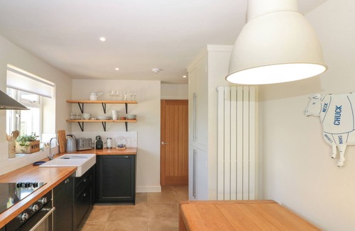 Scawton House | LOW GROUNDS COTTAGE, pet friendly, with open fire in Helmsley