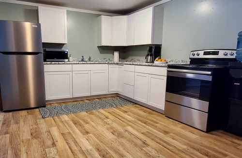 Salisbury Center House | Low-Key Country Retreat