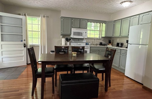 Shoals House | Low Key Living Hideaway