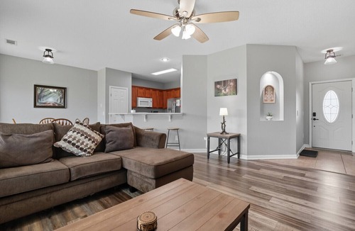Richmond Hill House | Lowcountry Escape near Savannah | Spacious Backyard & Comforts of Home