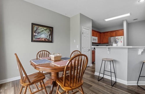 Richmond Hill House | Lowcountry Escape near Savannah | Spacious Backyard & Comforts of Home