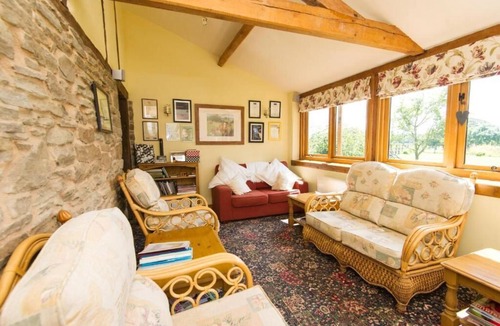 Pembridge Hotel | Lowe Farm - Bed & Breakfast Leominster