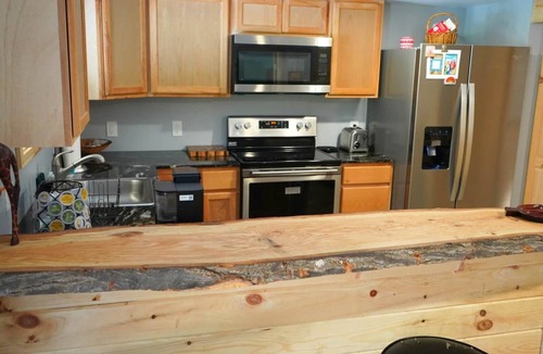 Spencer Apartment | Lower creekside ReTREEt