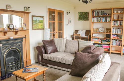 Oakworth House | Lower Cross