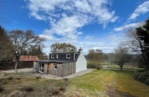 Culrain Cottage | Lower Hilton Cottage