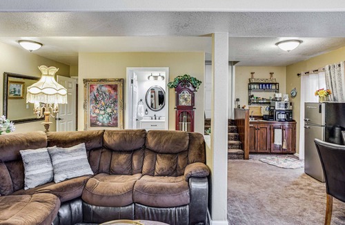 Graham Apartment | Lower-Level Apt w/Hot Tub & Sauna in Graham!