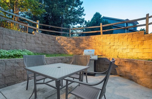 Northwest Colorado Springs House | Lower Level | Mountain-View Retreat