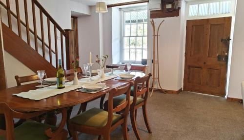 Llangynidr House | Lower Lock Cottage