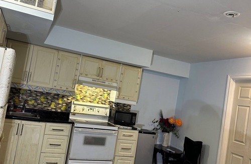 Oakridge Apartment | Lower Loft Full Basement Apartment