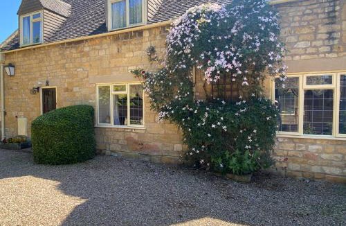 Broadway House | Lower Mill 1 Cottage Broadway