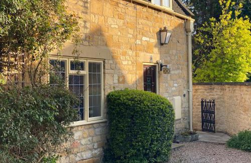 Broadway House | Lower Mill 1 Cottage Broadway