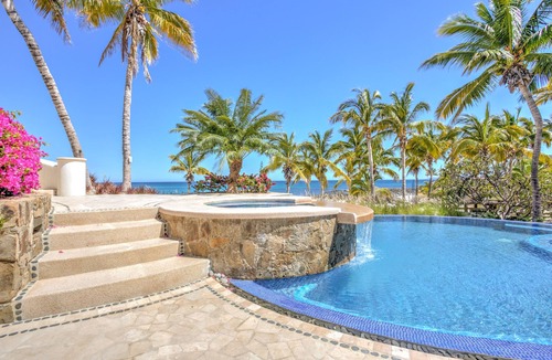 Ensenada Los Muertos Apartment | Lower Palmilla: Oceanfront room with pivate pool and jacuzzi