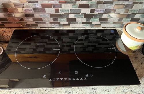 Broadway Apartment | Lower Rates Dec 1-March Mountain View’s, Friendly Animals and Fun by the Pond