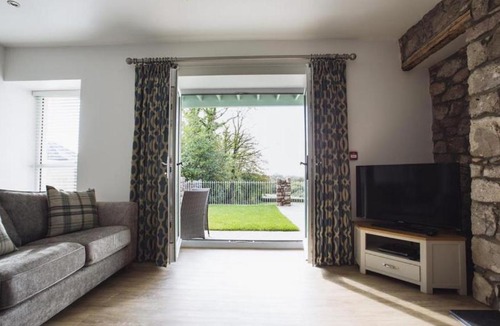 Reynoldston House | Lower Sanctuary Cottage, Reynoldston