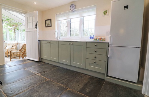 Trelil Cottage | LOWER TAMSQUITE, pet friendly, with open fire in St Tudy