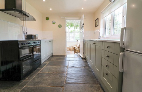 Trelil Cottage | LOWER TAMSQUITE, pet friendly, with open fire in St Tudy