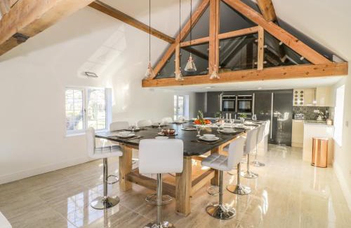 Broadwas House | Lower Tundridge Cottage