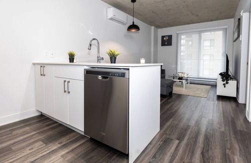 Mascouche Apartment | Lowkey Corner