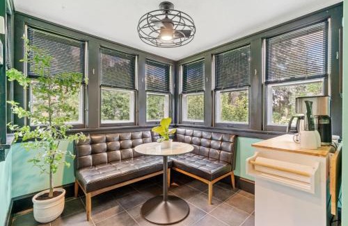 Northeast Minneapolis House | Lowry Parlour