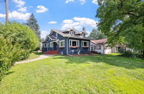 Northeast Minneapolis House | Lowry Parlour