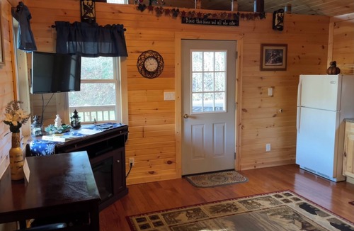 South Bloomingville Cabin | Lowry’s Retreat