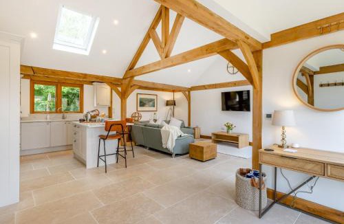 Kingstone House | Loxford Lodge - Uk47304