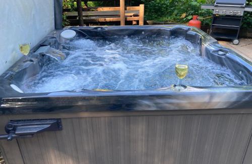 Sherwood Forest Cabin | Loxleys Lodge