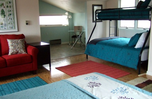 Ames Bed & Breakfast | Loya's Little House Bed & Breakfast