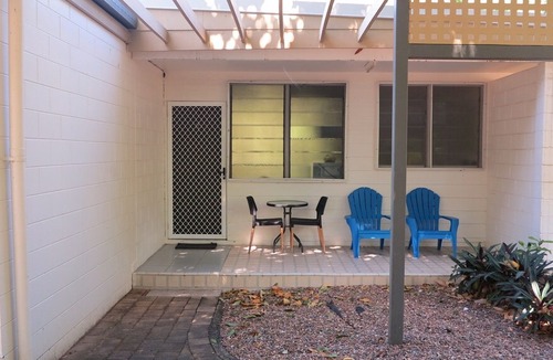 Arcadia House | "LOYANG APARTMENT 2" in Arcadia