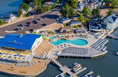 Lake of the Ozarks House | LOZ, Hot tub, Golf, fun, Margaritaville/Redhead