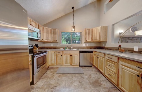 Mount Hood Village House | Lozen's Park Retreat