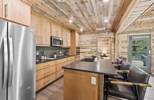 Moran Cabin | LPJH | Seasonal Therapy | Secluded Escape in the Heart of Teton National Park