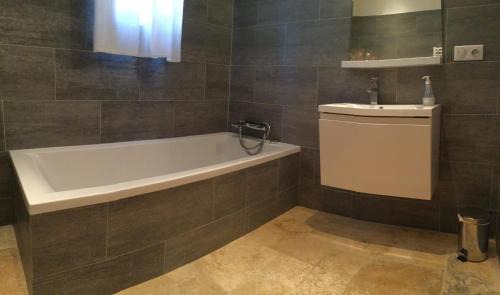 Maussane-les-Alpilles Villa | LS1-226 ARTISTO