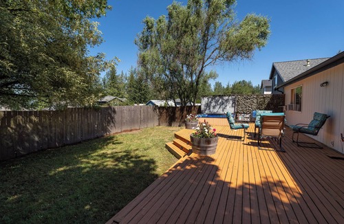 West Lake Stevens House | LS2: DESIRED VILLA: single level rambler w hot tub