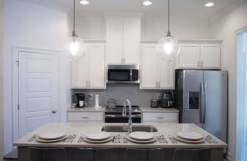 Highlands - Perkins House | @LSU-2 HOMES-6 BdRm Mid/LongTerm
