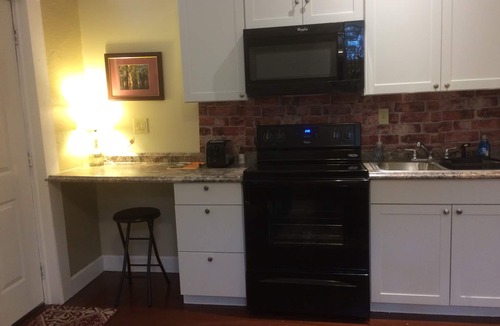New Iberia Apartment | LU-ZAN SUITES, SUITE A