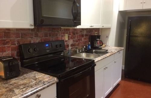 New Iberia Apartment | LU-ZAN SUITES, SUITE A