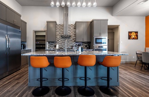 Lubbock House | Lubbock's Modern Oasis Pool/Hot Tub Gorgeous home